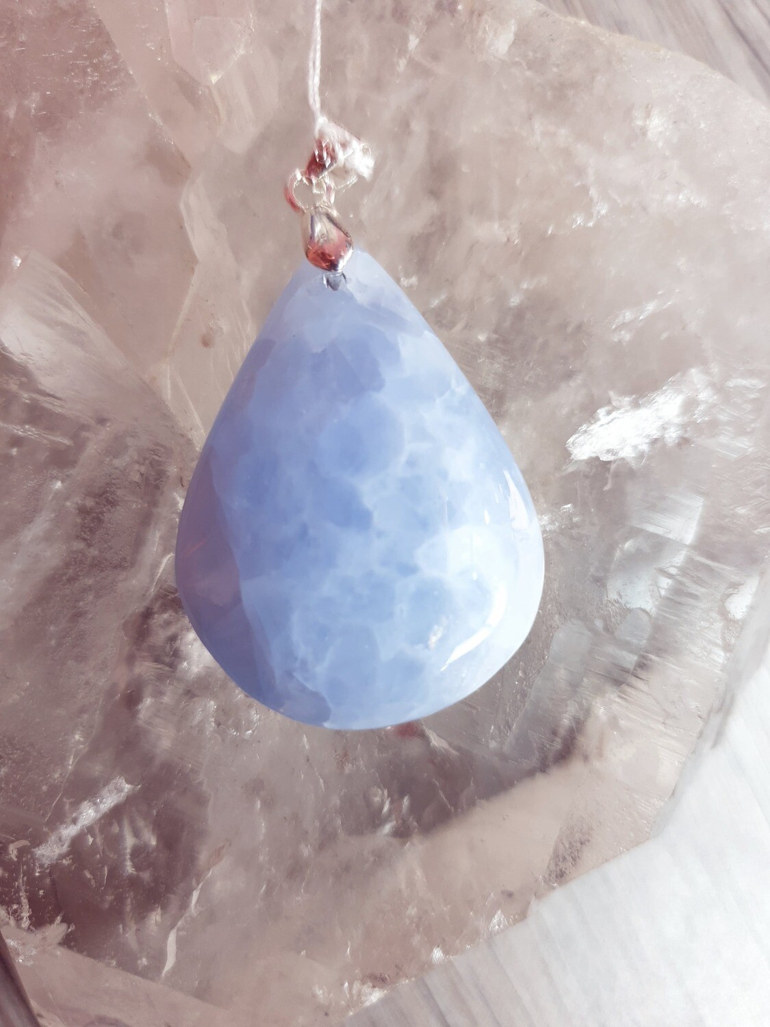 Calcite bleue goutte