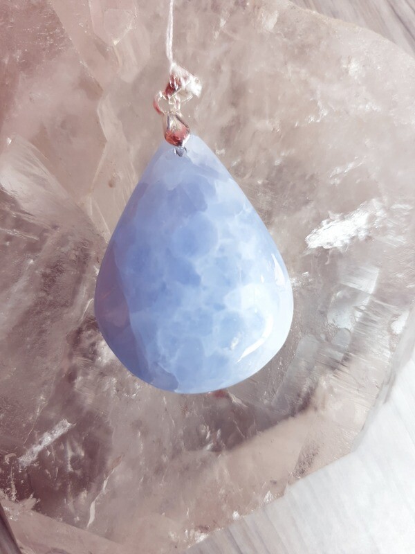 Calcite bleue goutte