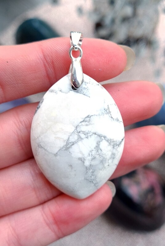 Howlite Forme Marquise