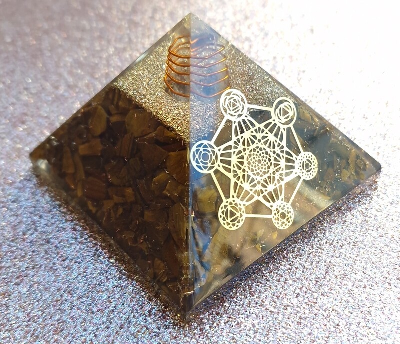 Orgonite pyramide oeil de tigre