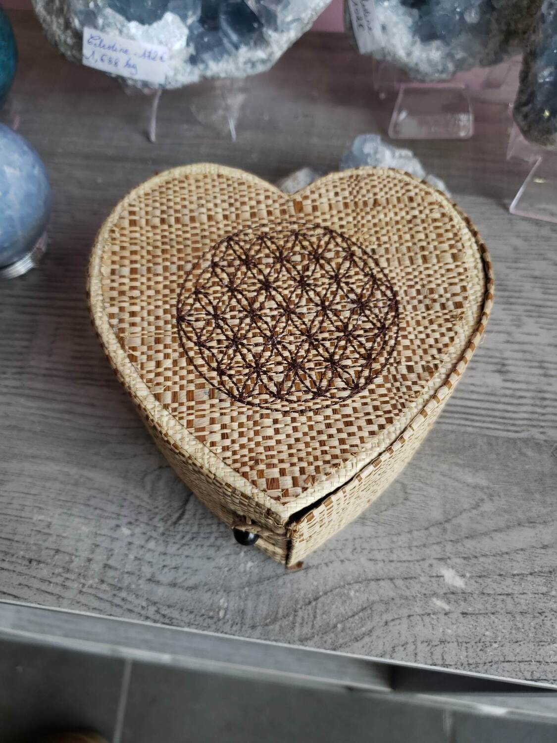 boite bijoux naturelle  , bois tressé  fait main coeur