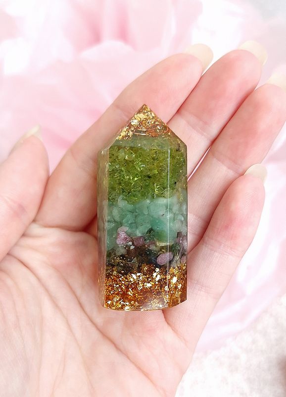 Pointe Orgonite Péridot/ Aventurine/ Tourmaline Multicolore 