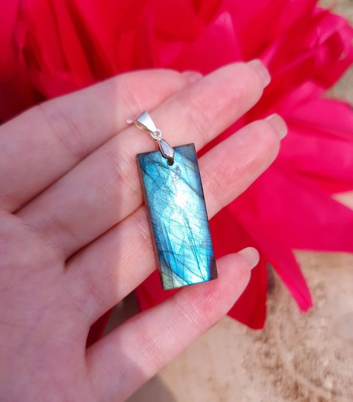 Labradorite 7.4