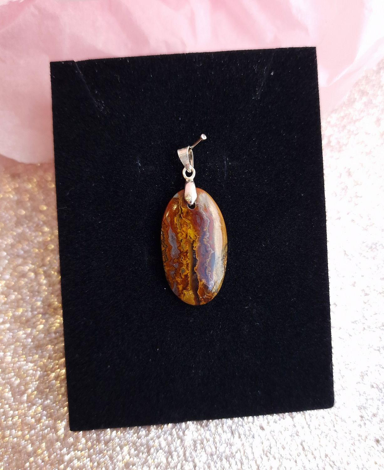 Agate seam