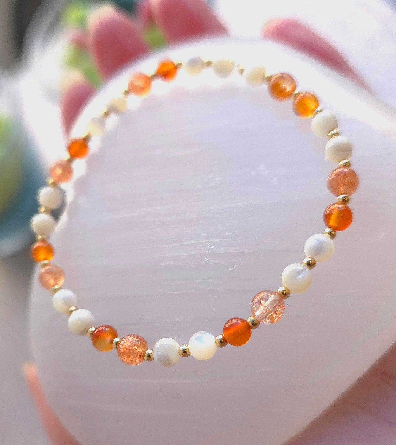 Bracelet Création - Pierre du Soleil AAA/Nacre/Cornaline ø4