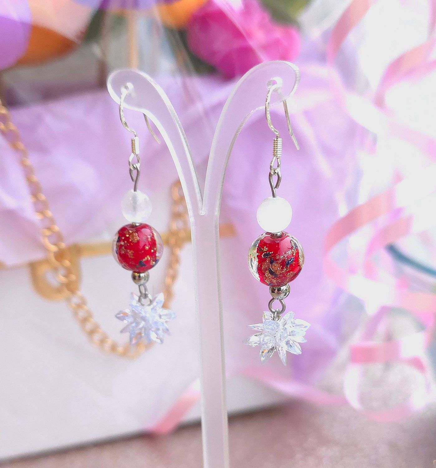 Boucle Sélénite/Perle D&#39;Okinawa Rouge/Fleur de Cristal de Roche 