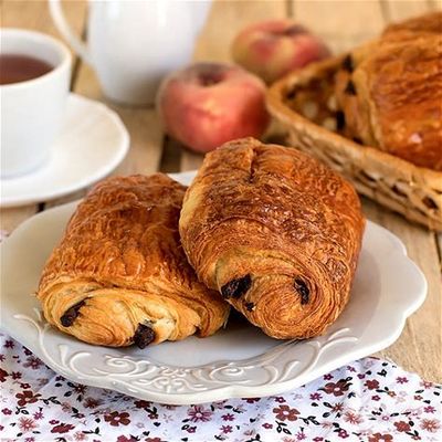 pain au chocolat ,chocolatine