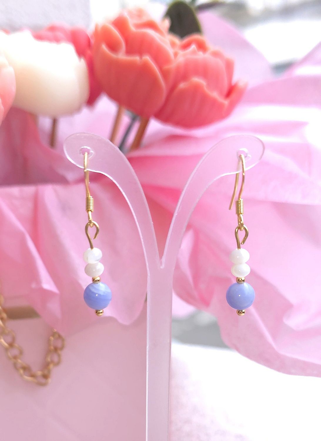 Boucle Nacre et Calcédoine Bleue 