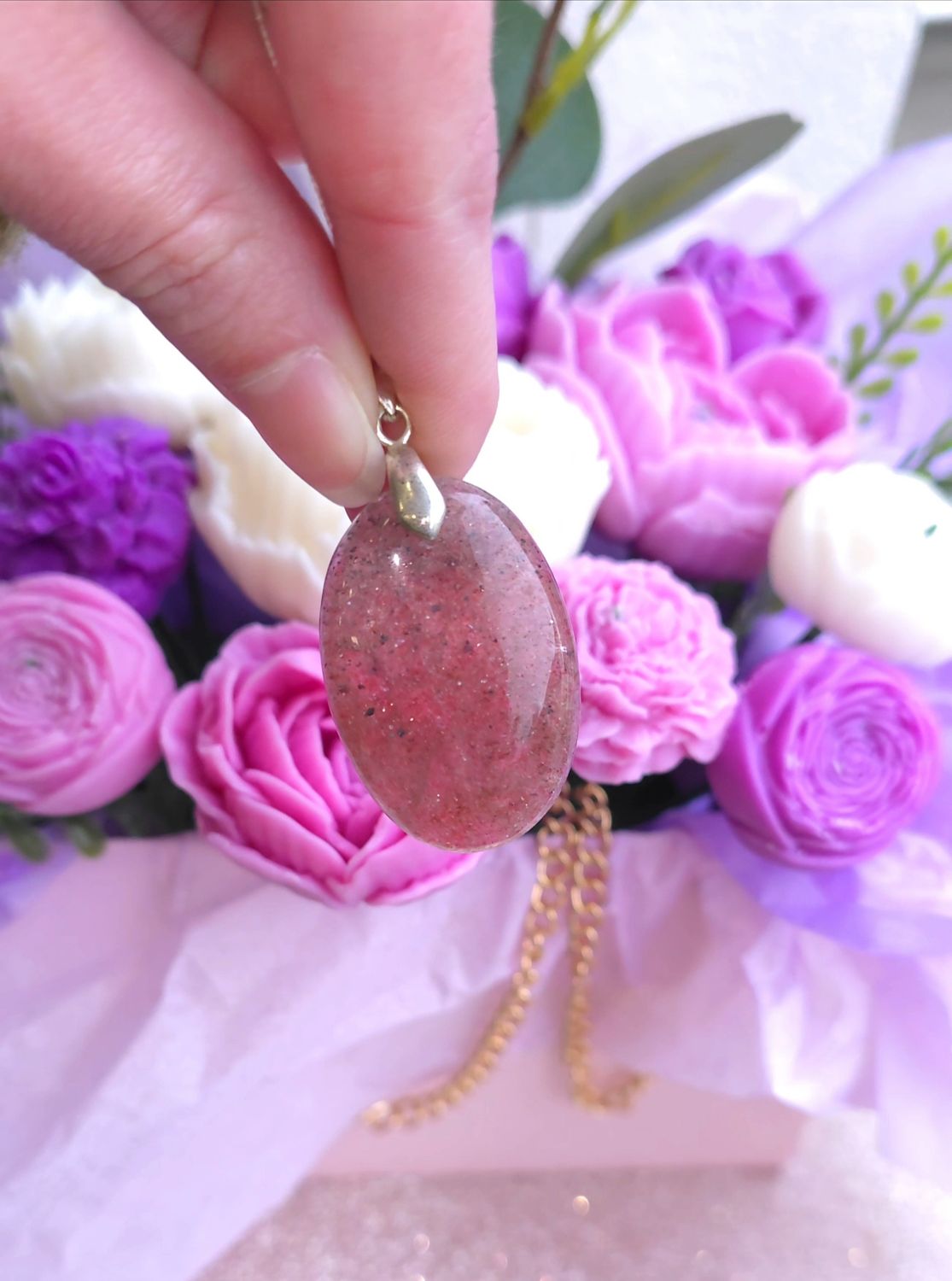quartz fraise (quartz rose inclusion lépidocrosite ) pailleté