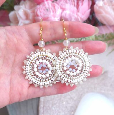 Boucle Calcédoine Blanche Facetté 