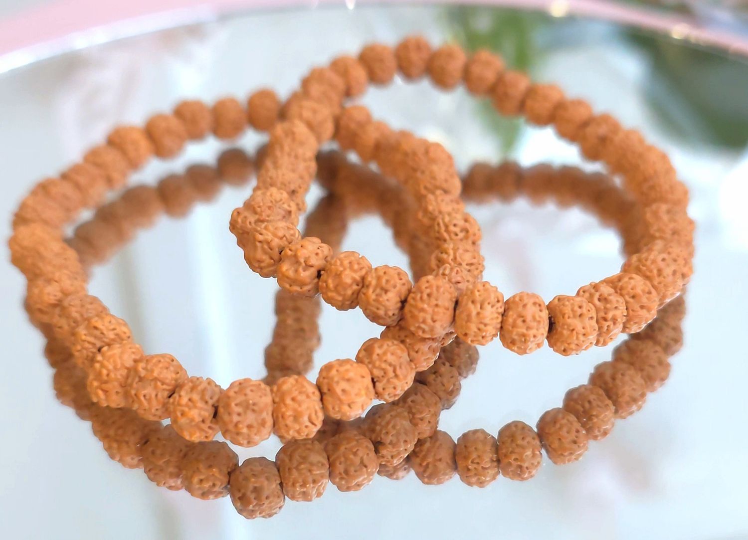 Bracelet Perle Graine de Shiva ø6