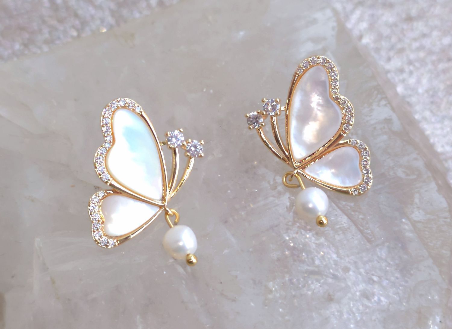 Boucle Papillon Nacre/Perle de Culture
