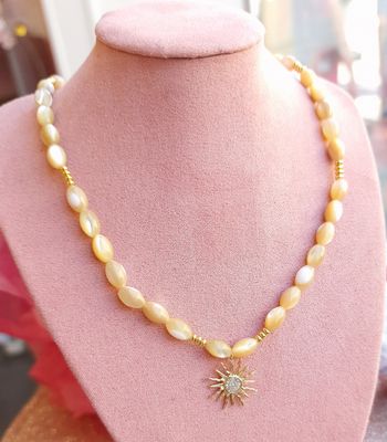 Collier Coquillage et Nacre Opalisée