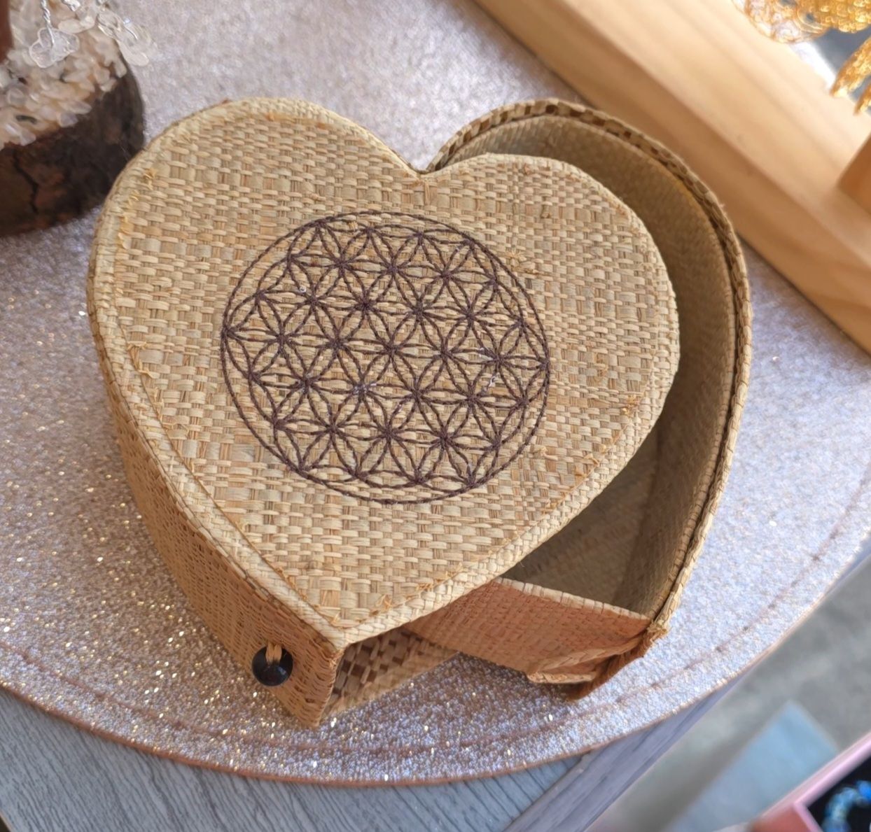 boite bijoux naturelle  , bois tressé  fait main coeur