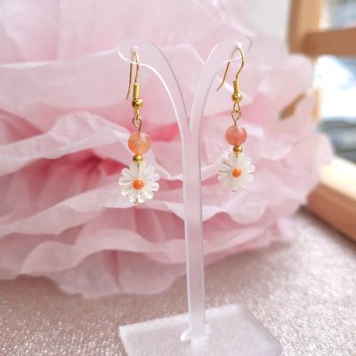 Boucle Opale de feu et Marguerite Nacre