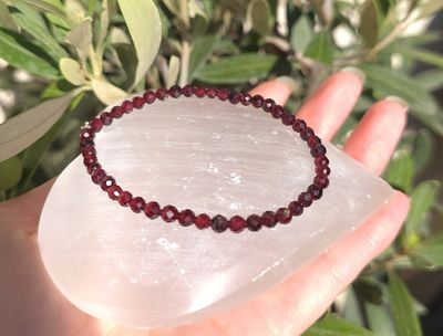 Bracelet Grenat Almandin A Facetté ø4