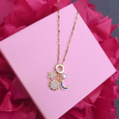 Pendentif Lune/Soleil/Étoile - Perle de Culture 