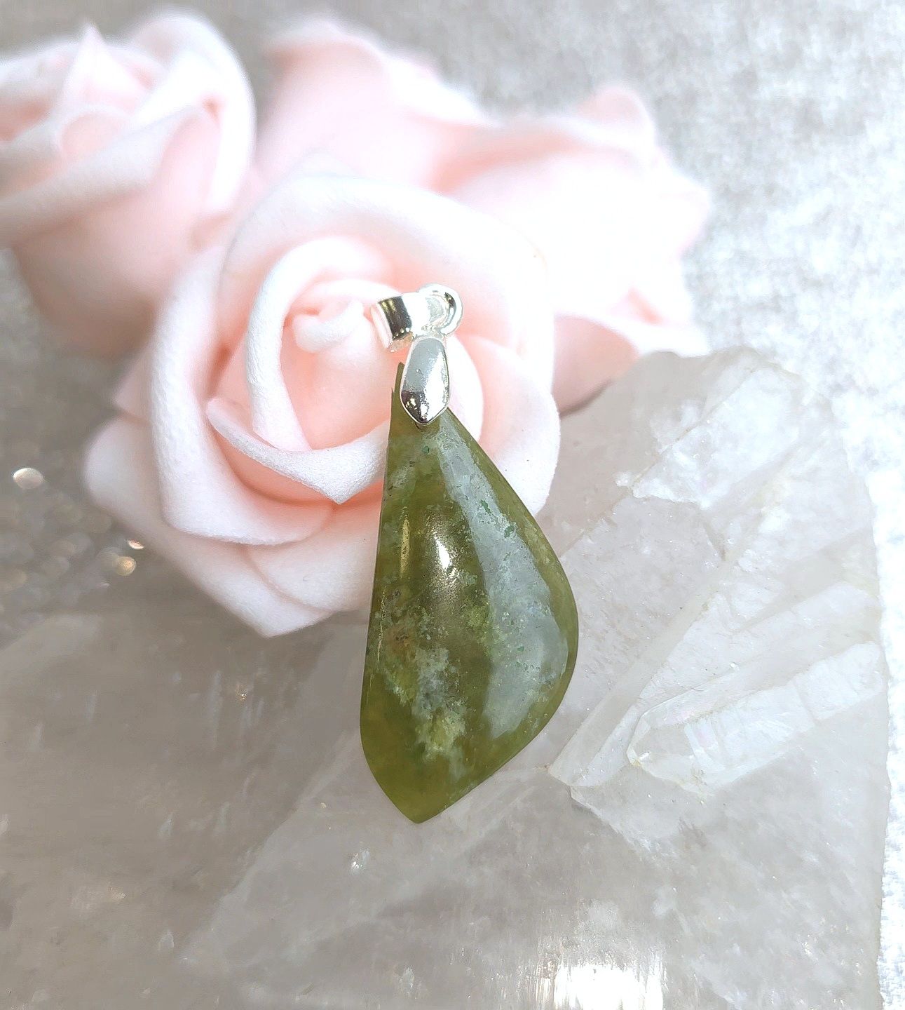 Idocrase pendentif marquise