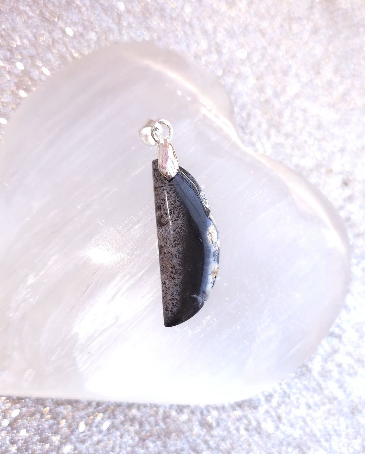 Merlinite (Opale Dendrite)