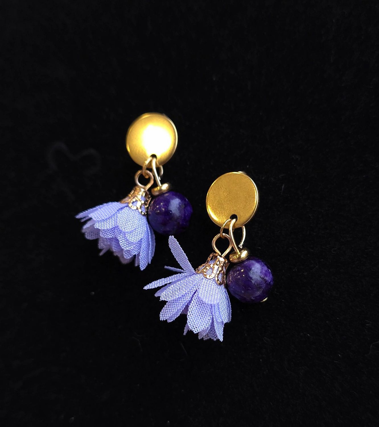 Boucle Pompon - Charoite