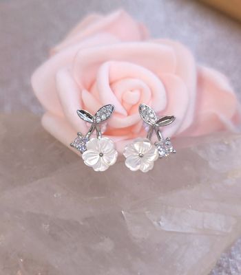 Boucle Fleur Nacre • Argent 925