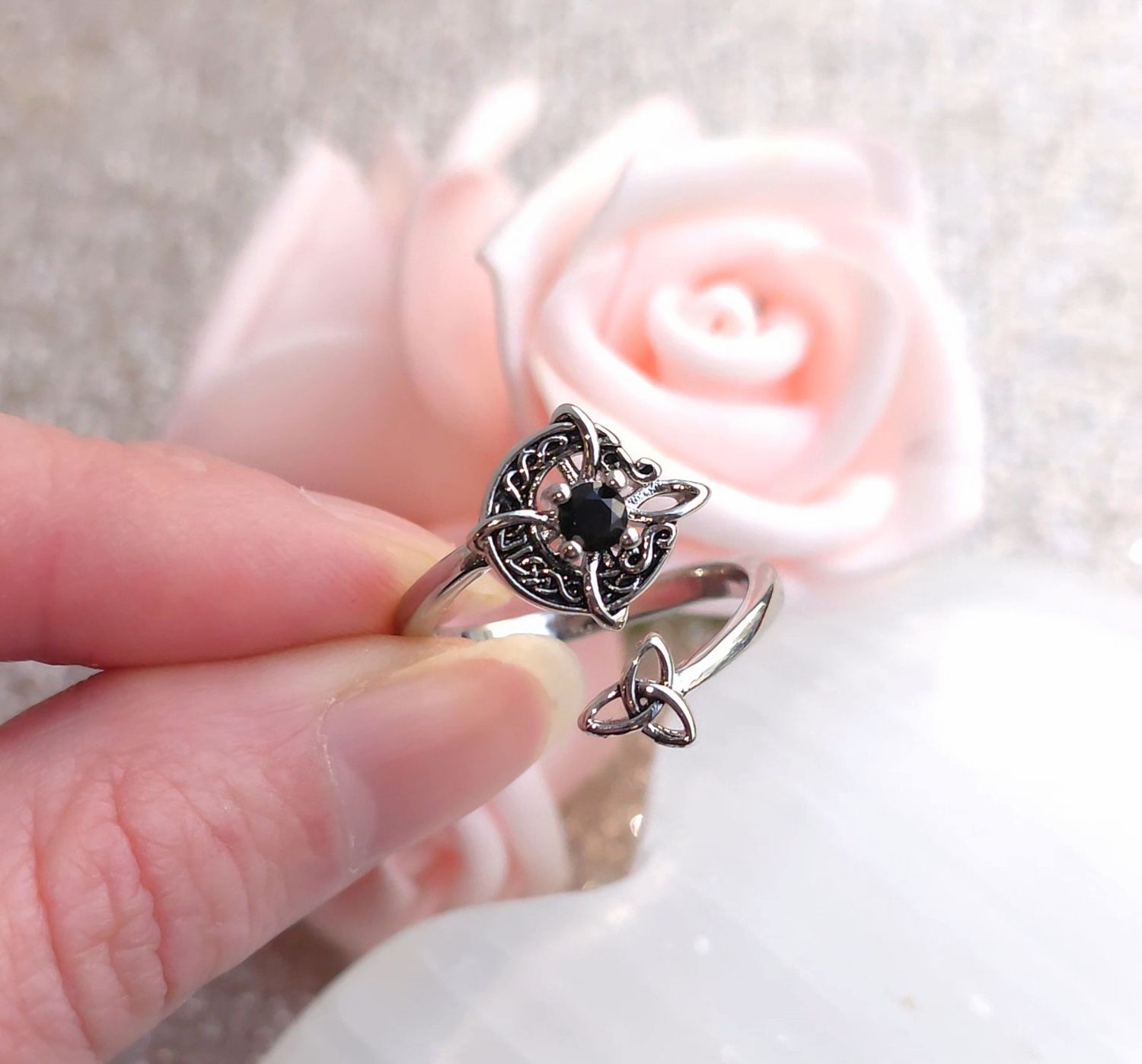 Bague Spinelle noire et Noeud de Sorcière • Argent 925