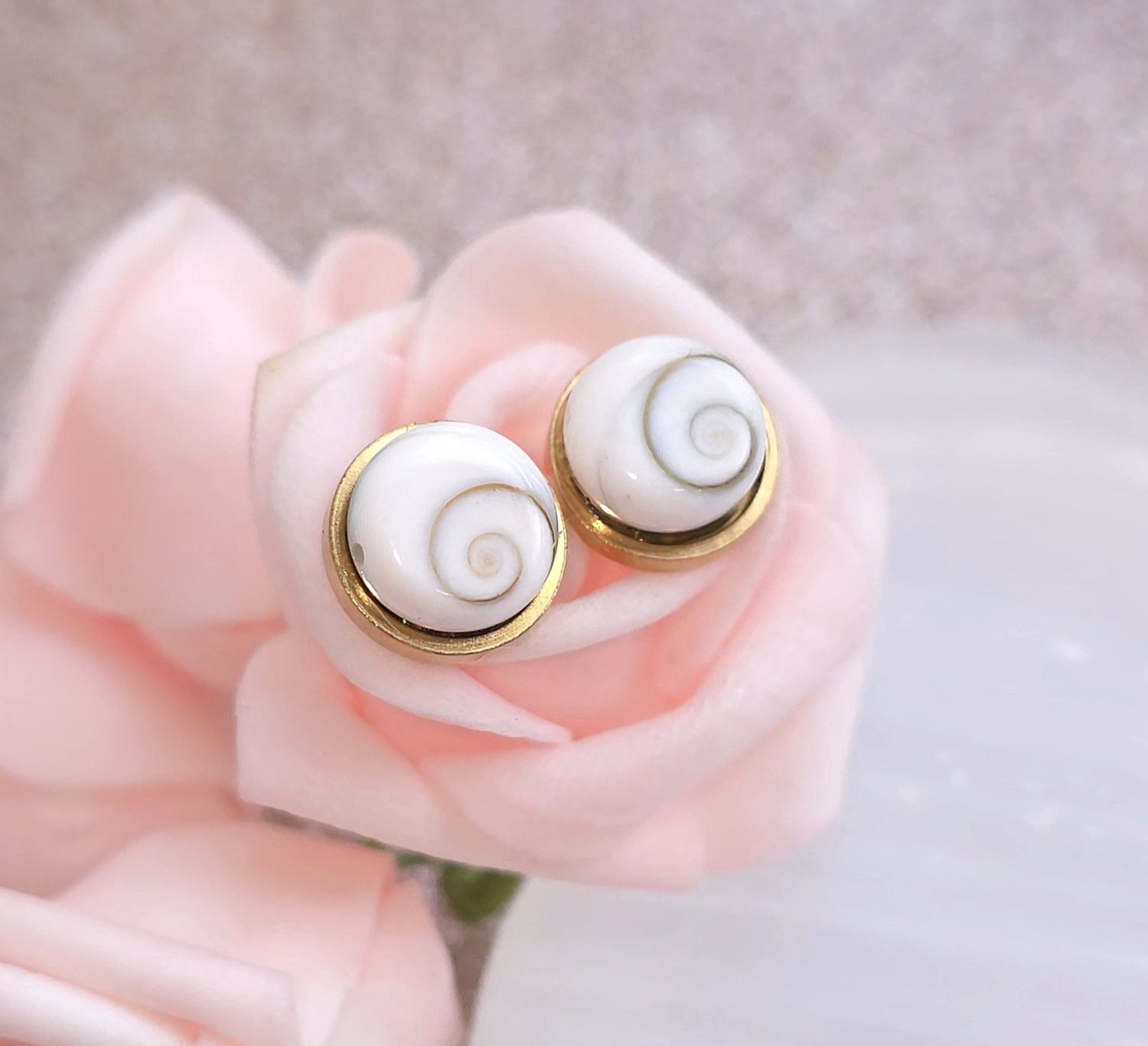 Boucle Bouton • Oeil de Sainte Lucie