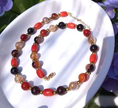 Collier Agate marron/Corail rouge/Sardonyx