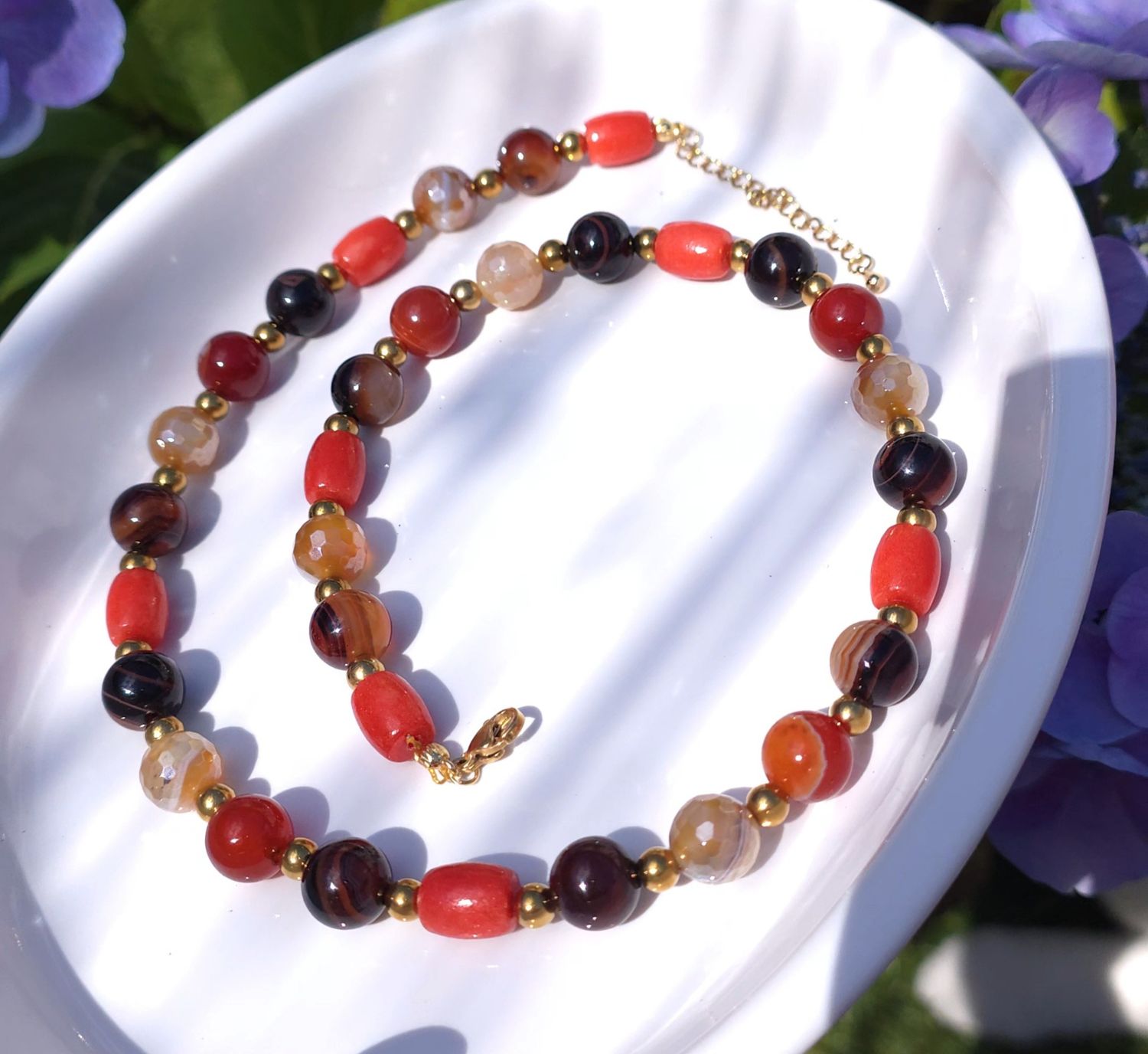 Collier Agate marron/Corail rouge/Sardonyx