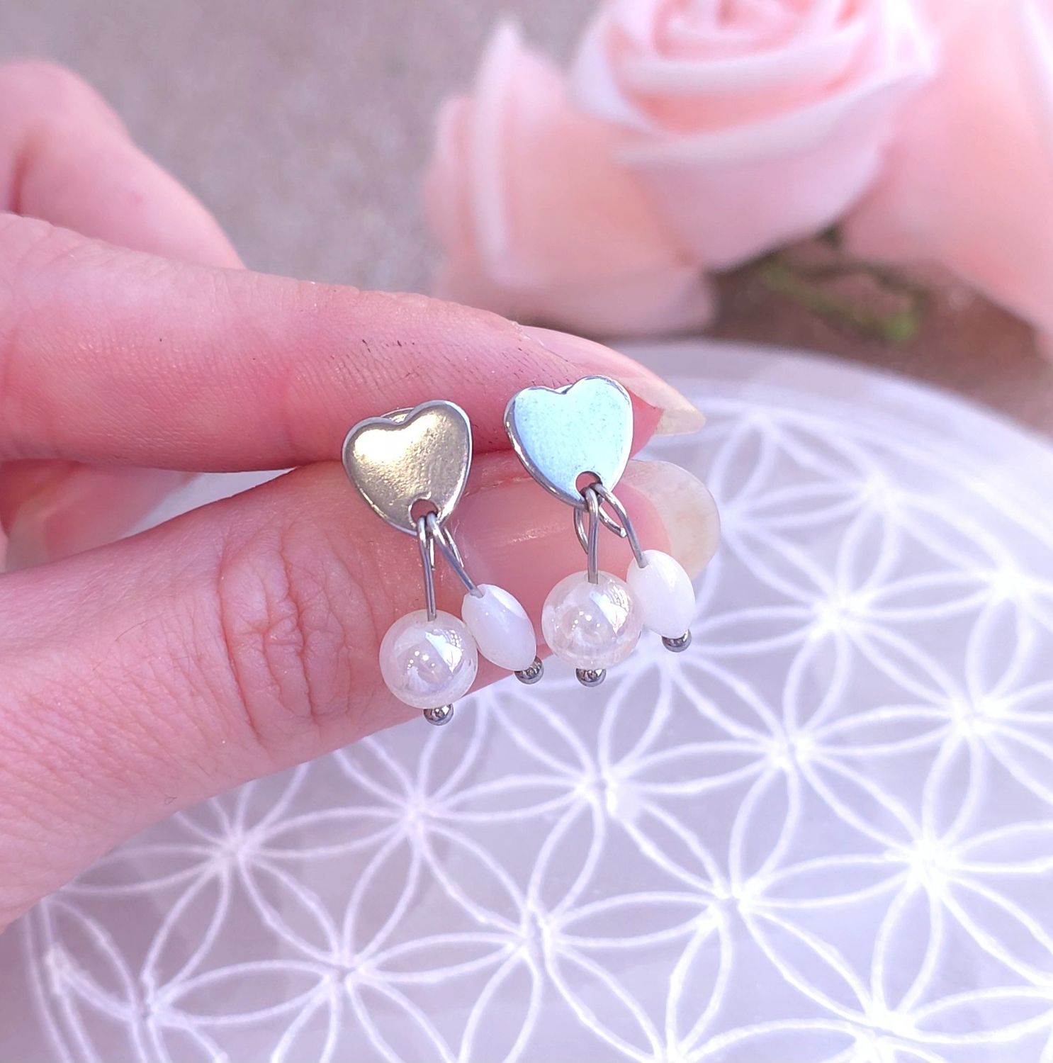 Boucle Bouton Coeur • Agate/Nacre