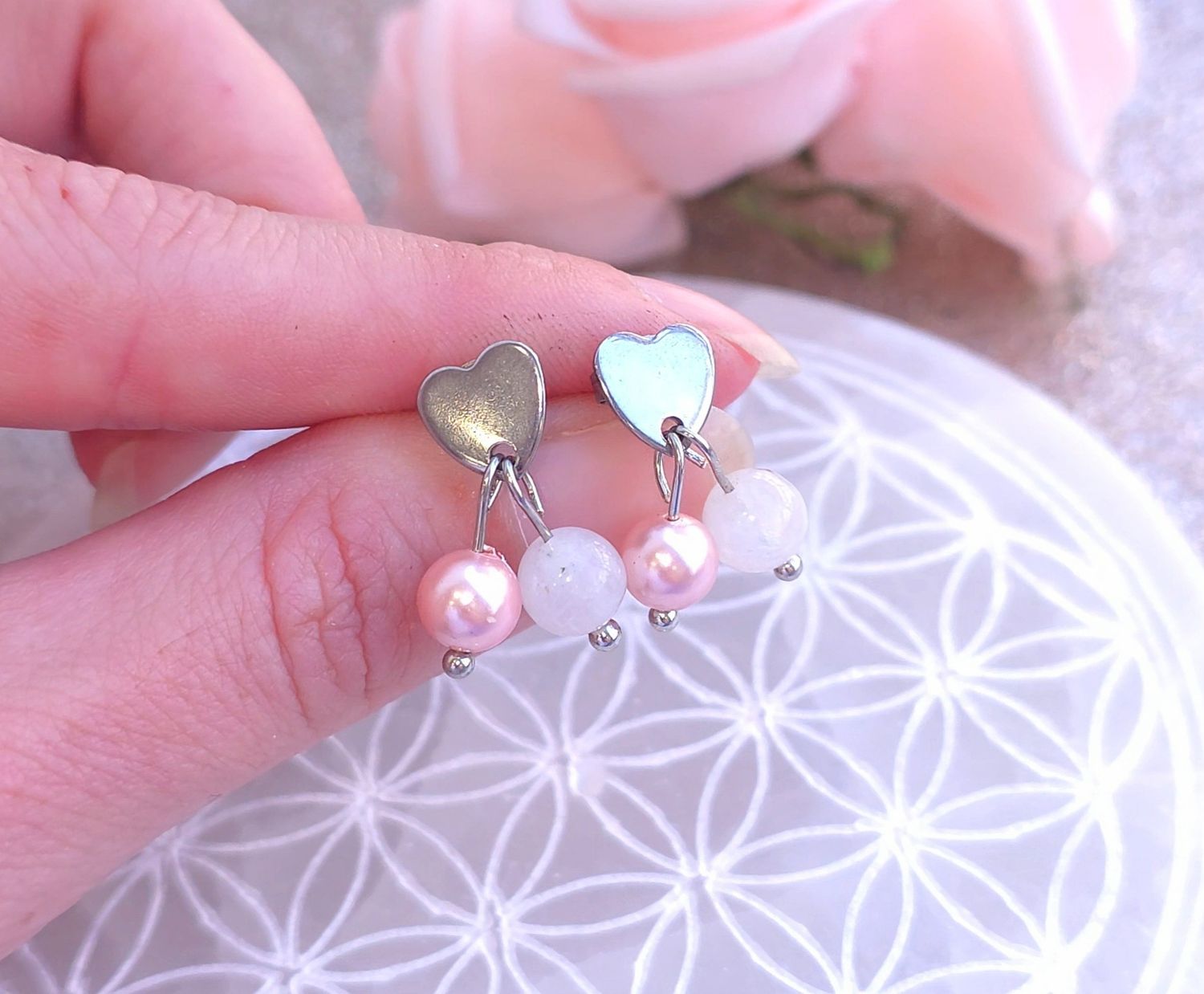 Boucle Bouton Coeur • Labradorite blanche 