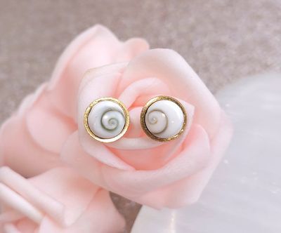 Boucle Bouton • Oeil de Sainte Lucie