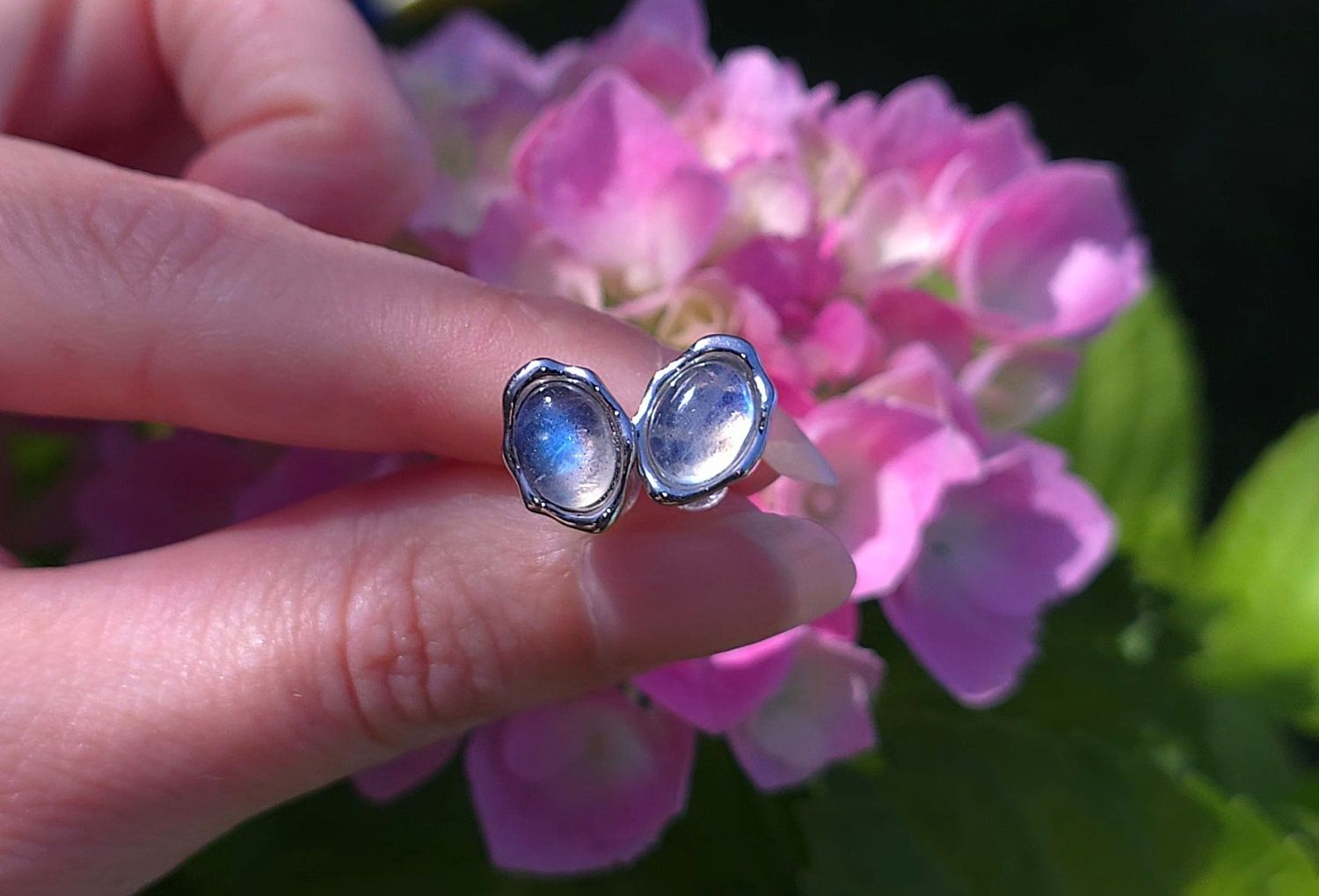 Boucle Bouton Pierre de lune blanche • Argent 925