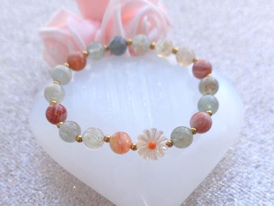 Bracelet Pierre du soleil Multicolore et Marguerite en nacre ø8