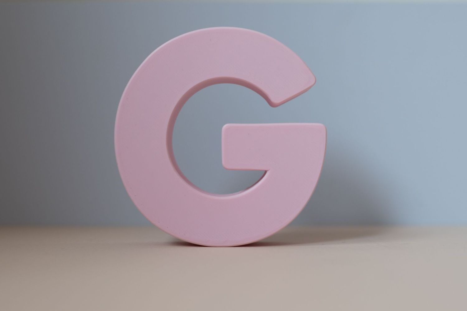 Buchstabe zum Aufhängen "G" rosa