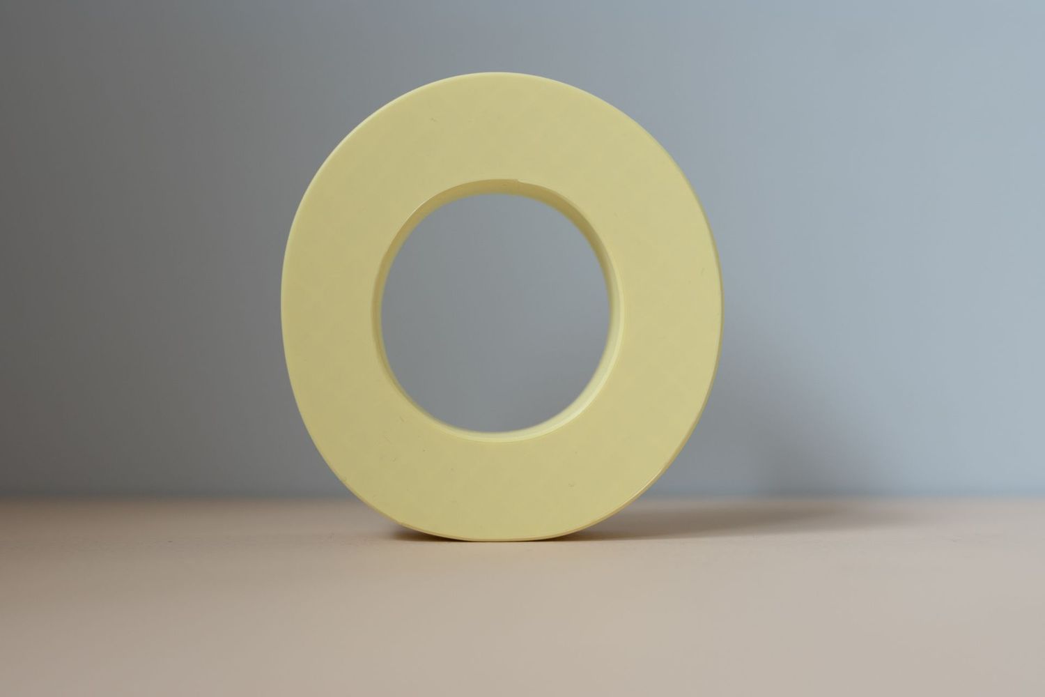 Buchstabe zum Aufhängen "O" gelb