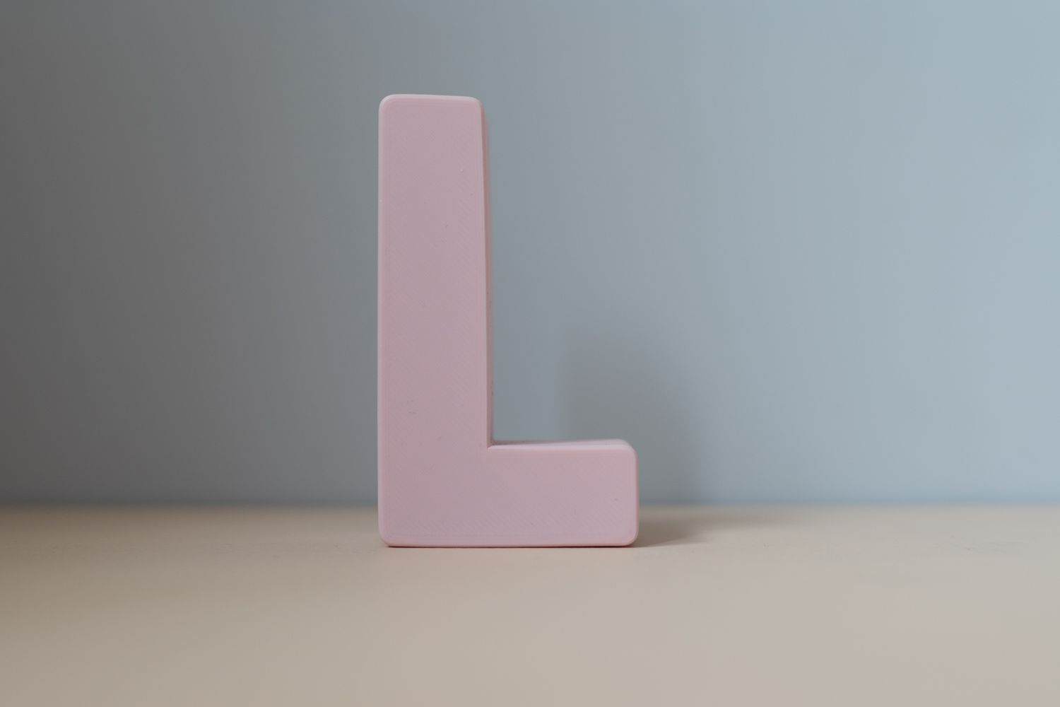 Buchstabe zum Aufhängen "L" rosa