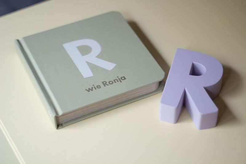 Set: personalisiertes Buch & 3D-Buchstabe