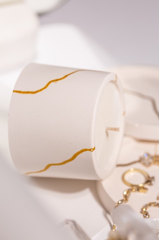 white &amp; gold line