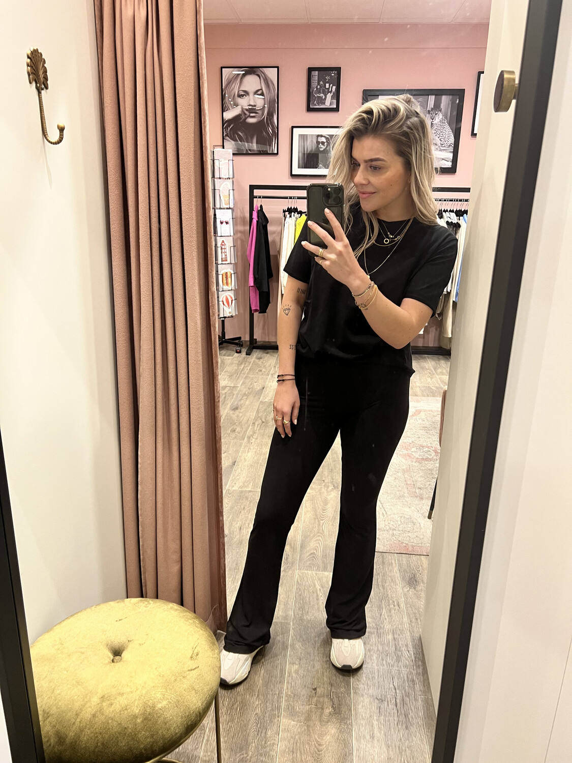 Elin zwart