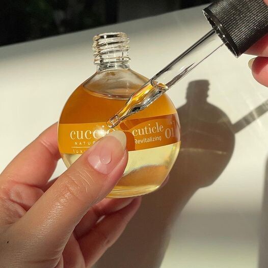 REVITALIZING CUTICLE OIL Med i Mleko 73 ml