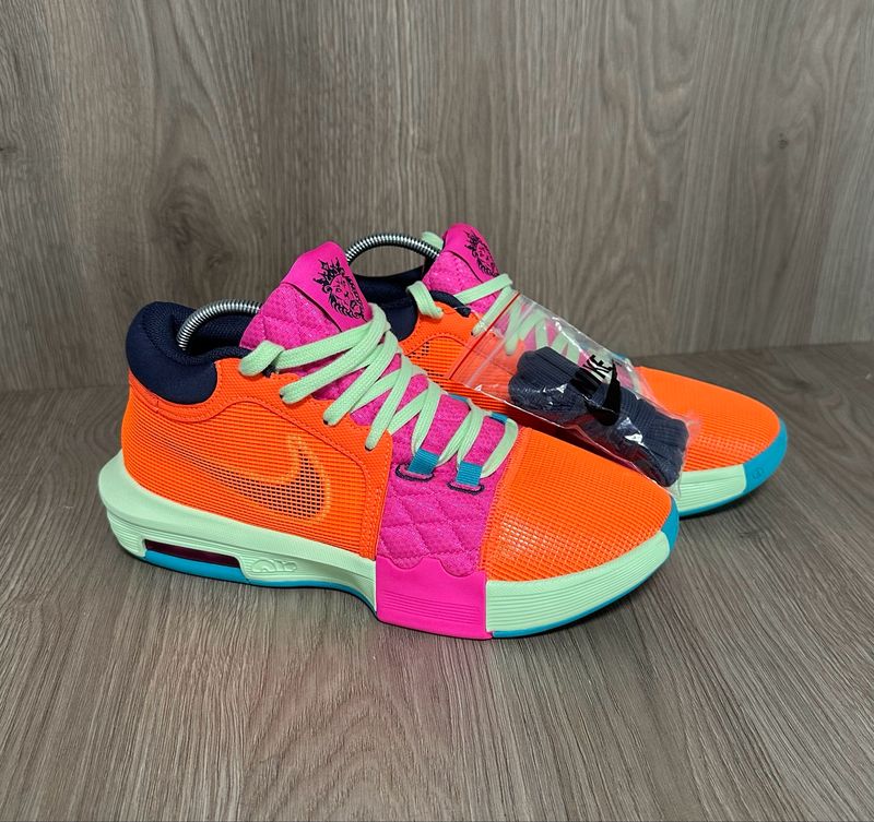 Tenis LeBron witness 8 orange