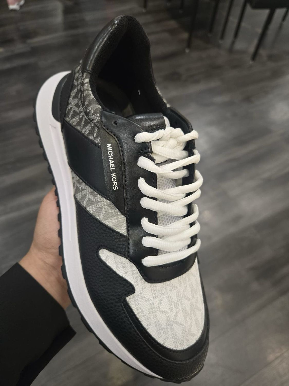 Tenis
