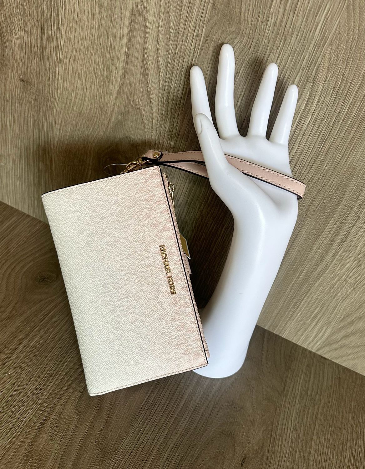 Cartera porta celular Michael Kors