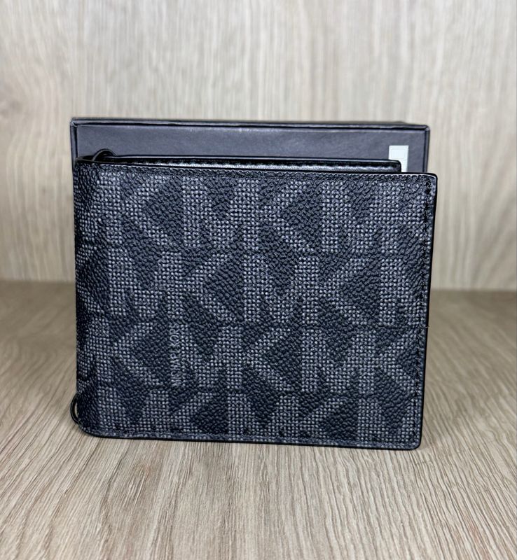 Cartera porta credencial Michael Kors