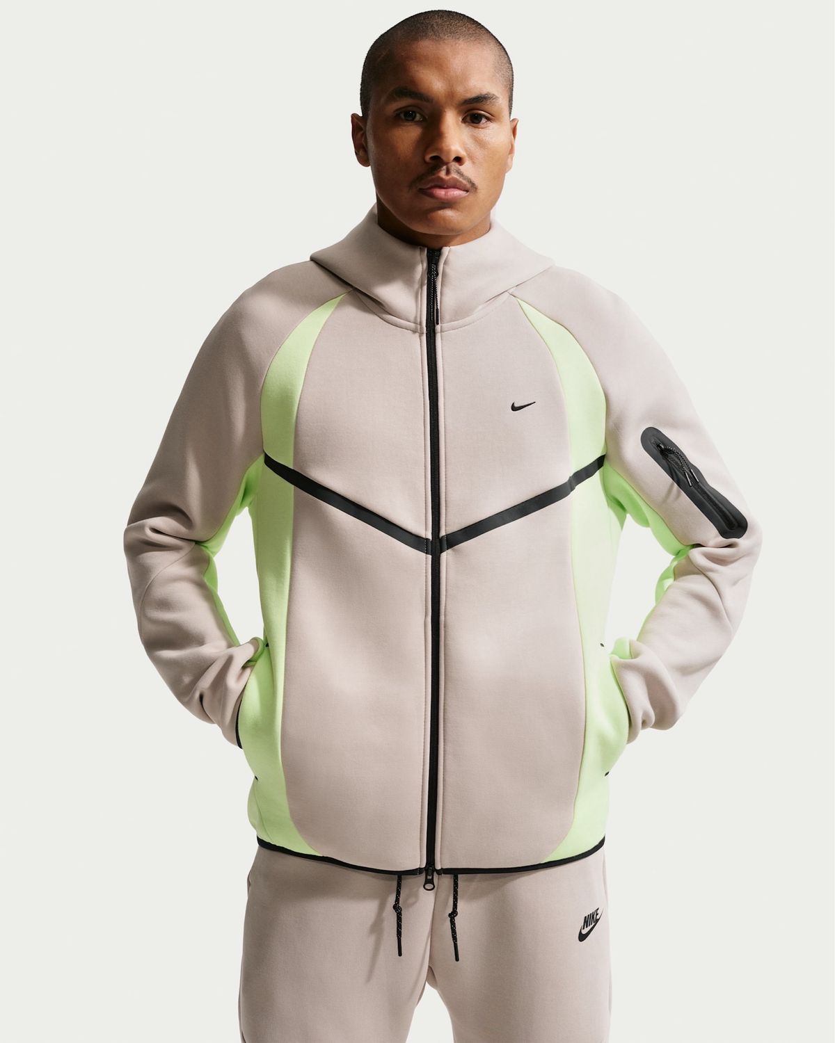 Sudadera Nike Tech