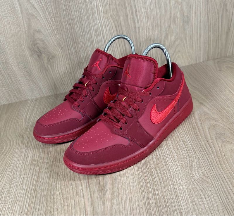 Air Jordan 1 Low SE Valentines day