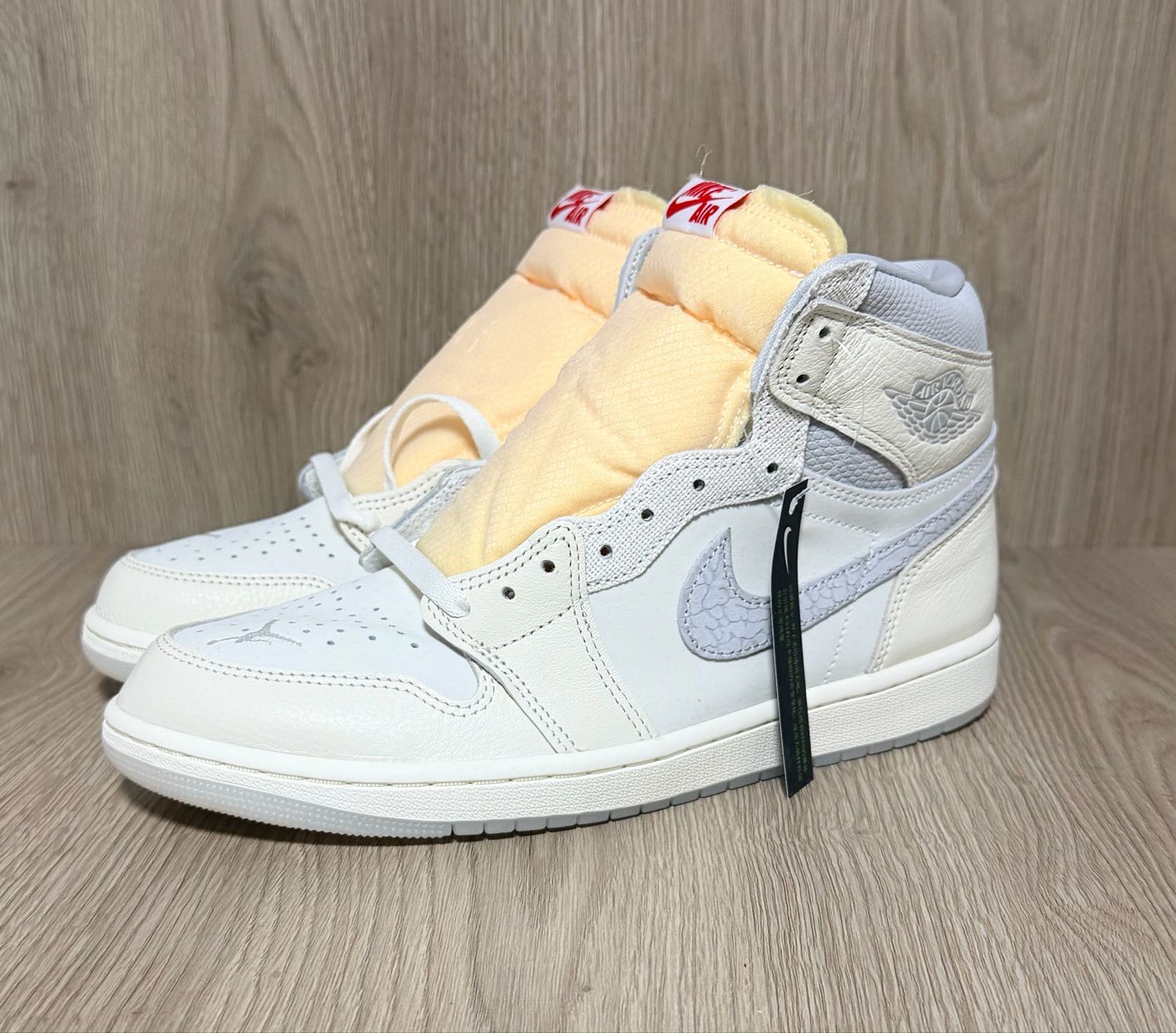 Jordan 1 High ivory