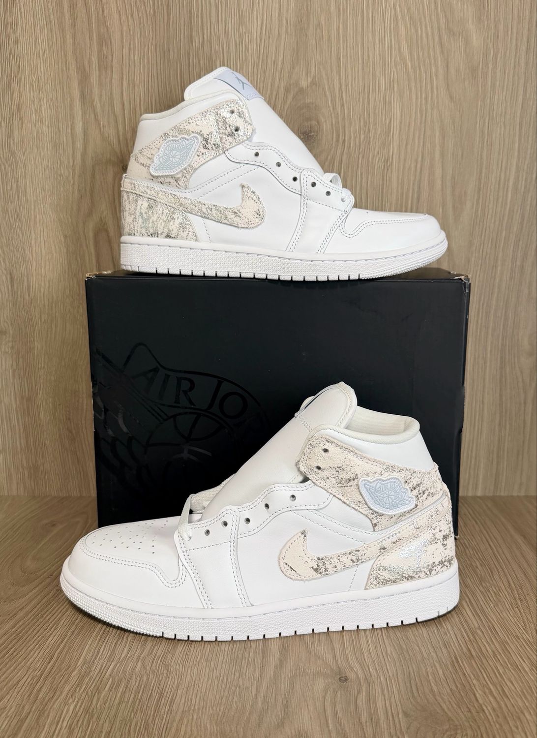 Jordan 1 mid white field silver