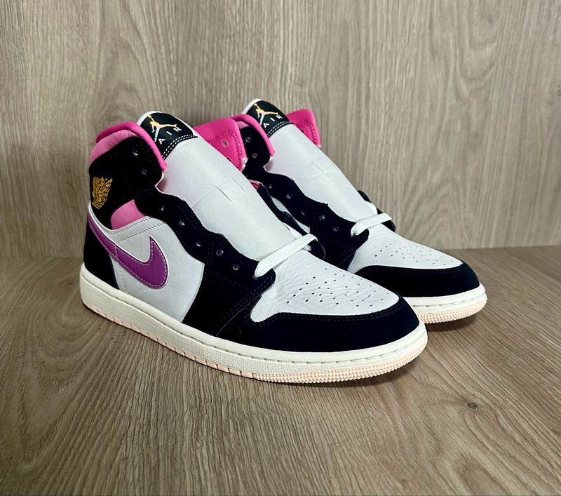 Jordan 1 mid world tour